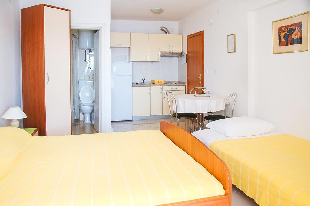 Apartments Dada Omiš Cameră foto