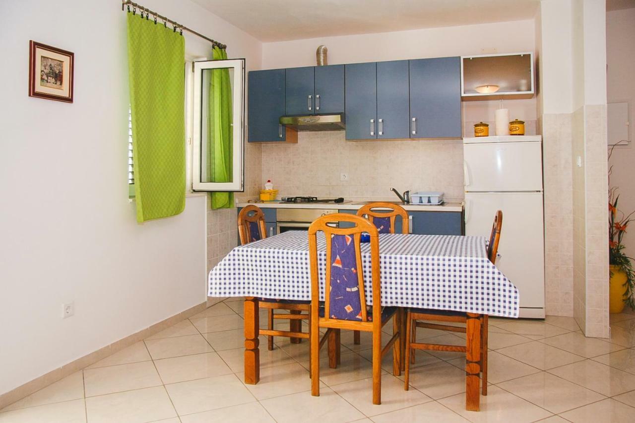 Apartments Dada Omiš Cameră foto
